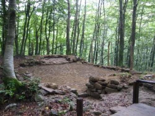 Ecomuseo della montagna pistoiese. Itinerario della pietra. Insediamento altomedioevale dell'Acquerino